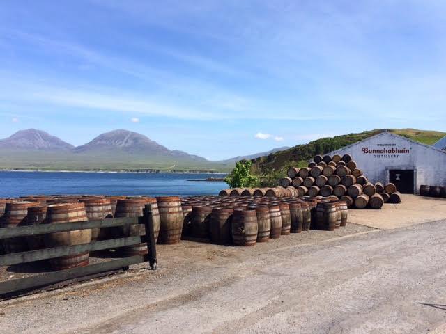TheWhiskyLounge's tweet image. Matt's final chapter from the #FeisIle2017 before returning home sees him visit @Bunnahabhain distillery - thewhiskylounge.com/morning-day-8-…