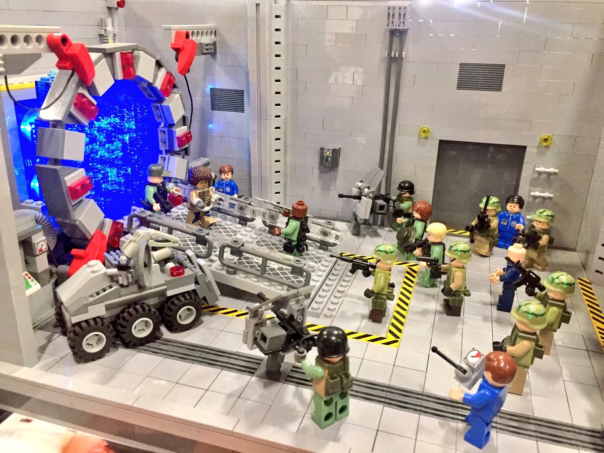 fournierjohnana's tweet photo. Awesome 👏🏻  #Stargate #pgs #serieatthetop #memories #Lego #sg1 https://t.co/73DyUKhUjk