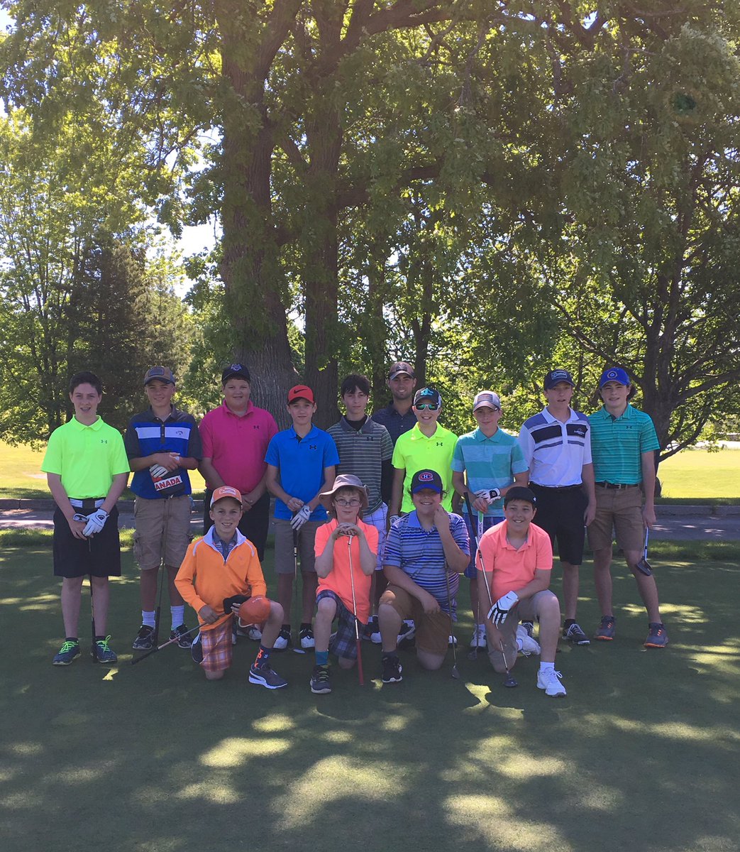 amherstviewgolf's tweet photo. Junior Opening Day today. Great turnout and we couldn't ask for a better day #juniorsarethefuture#agc#Place2B https://t.co/G1xVpZApoG