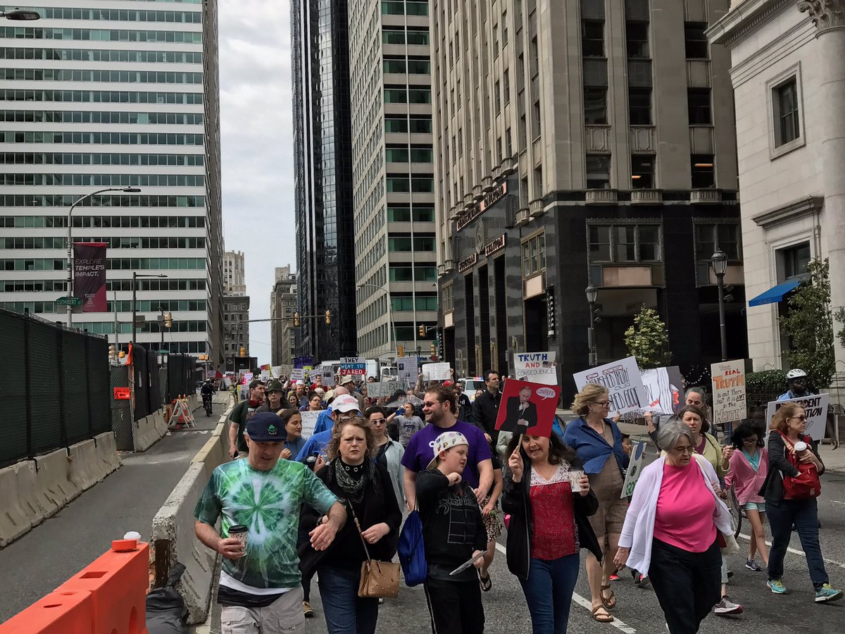 ForOurFuturePA's tweet photo. Philly will stand for truth! "This is about the fight for the soul of our democracy."-@RepCummings #marchfortruth #MarchForTruthPHL https://t.co/0oZWJUWlgt