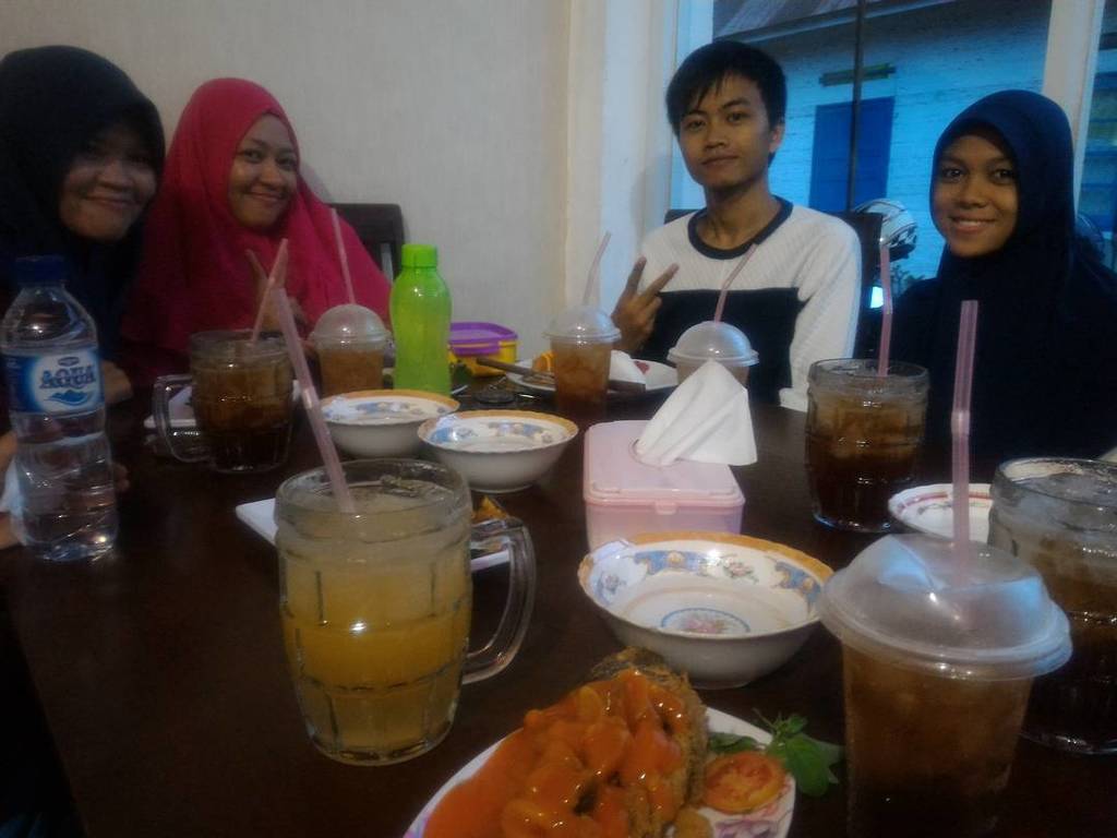 Buka bareng tambah pasti seru tapi sahurnya minum #BEARBRAND #1kalengsaatsahur dan rasakan kemurniannya ift.tt/2sAur2B