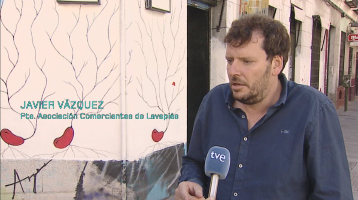 cristobalpenalb's tweet photo. Reportaje #calle2017 Arte Urbano en #Lavapiés #StreetArt #arte @CALLELavapies @MSAP_Madrid📺@la2_tve @aventurasaber jueves 8, 9:55 am https://t.co/koMttIfh4A
