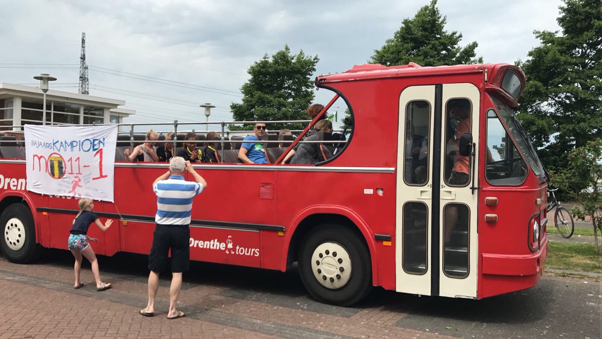 De eerste bus is weg... heb jij ook foto's plaats ze hierbij als reactie!