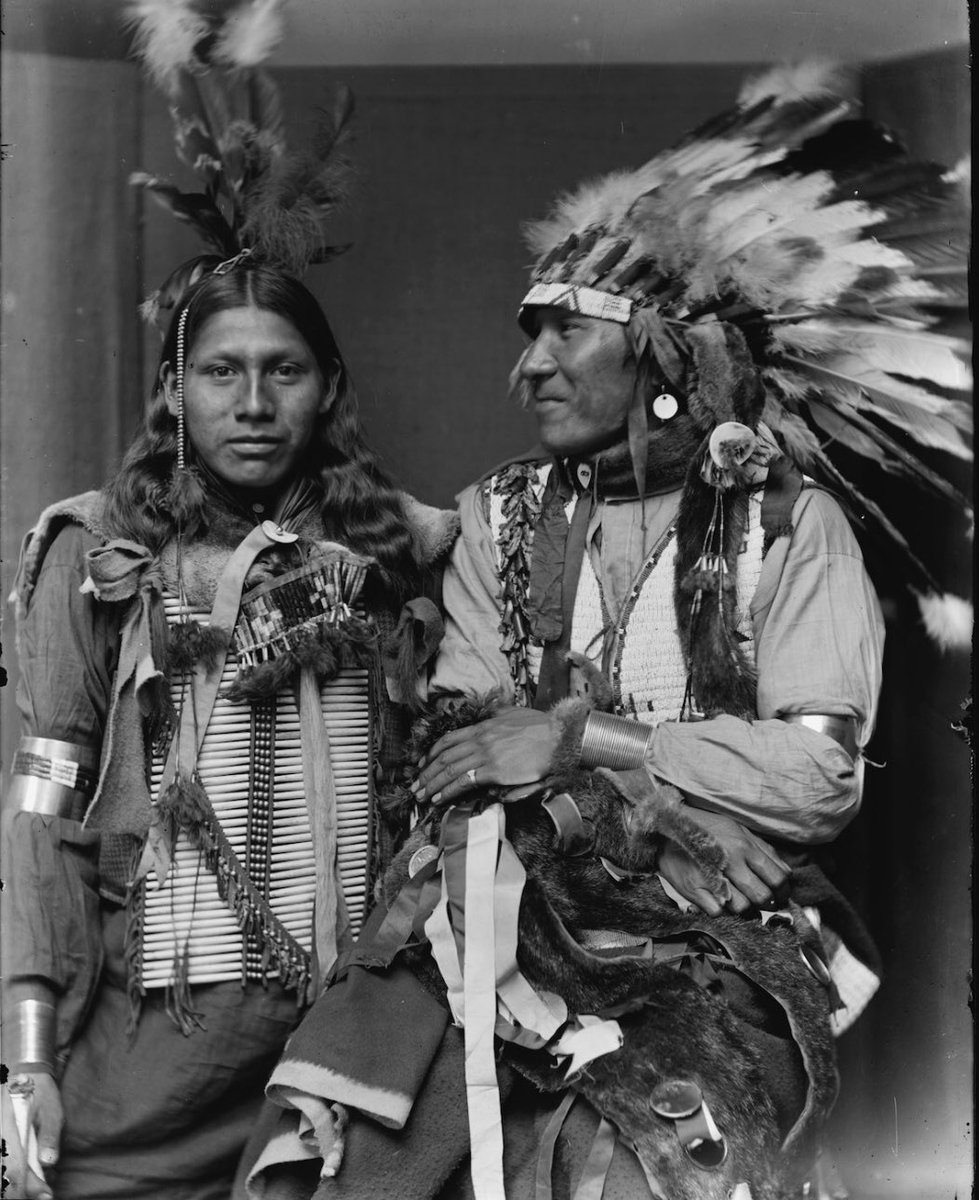 kristenhinkson's tweet photo. Performers in Buffalo Bill Wild West Show
#trueUS history https://t.co/6AXNXzTeg3