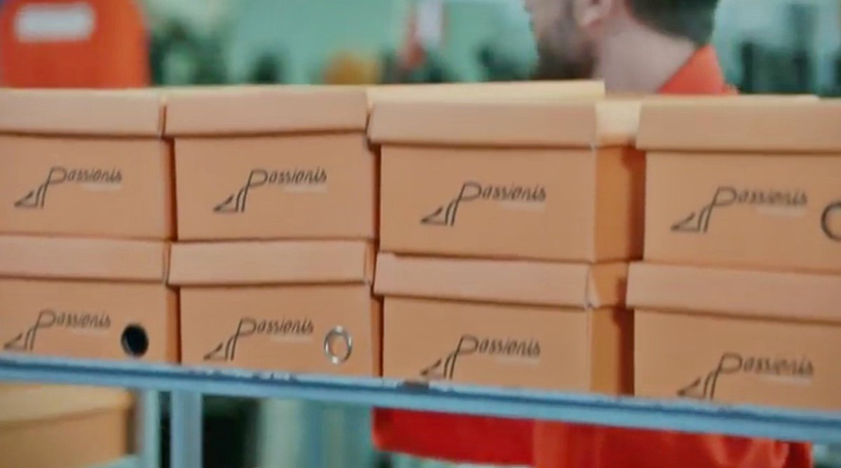 kiralikgazete's tweet photo. @KASinan_ #KiralıkAşk "Passionis çalışmaya devam ediyor..." https://t.co/9Wzj1RN5nx