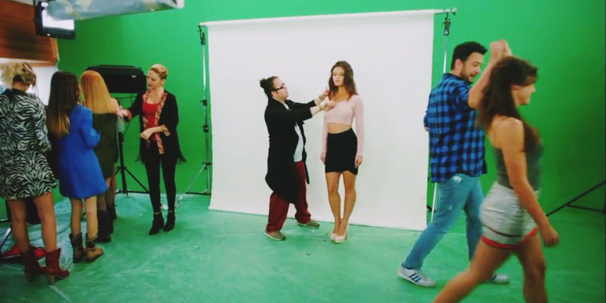 kiralikgazete's tweet photo. @KASinan_ #KiralıkAşk "Passionis çalışmaya devam ediyor..." https://t.co/9Wzj1RN5nx