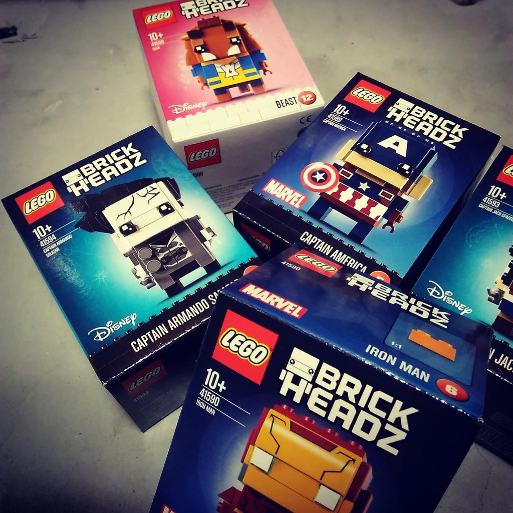Disponible chez #picwic 
#lego #marvel #Disney #DC