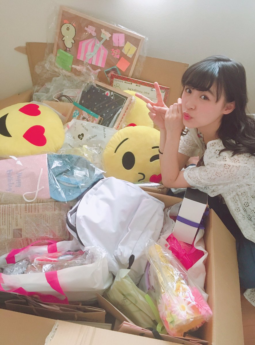 suzukimiu_0414's tweet photo. 愛に囲まれてる、はぁ幸せです☺️
ありがとう！！！！ https://t.co/x0FqcznndP
