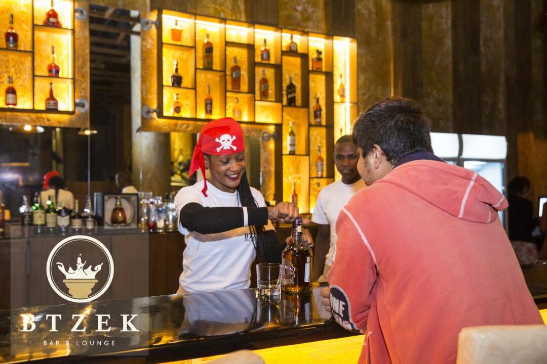TwoRivers_KE's tweet photo. Cocktails and laughter, what Saturdays should be made of. Welcome to Btzek Lounge! #TwoLit 🥂🍹🍸🍷 https://t.co/B9uqXFunhA