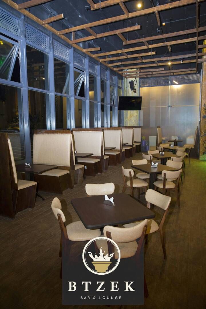 TwoRivers_KE's tweet photo. Cocktails and laughter, what Saturdays should be made of. Welcome to Btzek Lounge! #TwoLit 🥂🍹🍸🍷 https://t.co/B9uqXFunhA