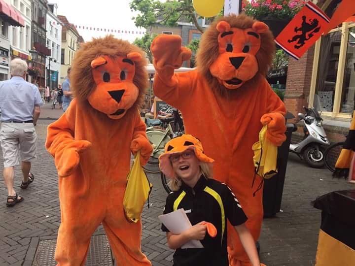 Verkoop in volle gang!! Kom ook je kaartjes halen!! We staan bij sport inn⚽️⚽️