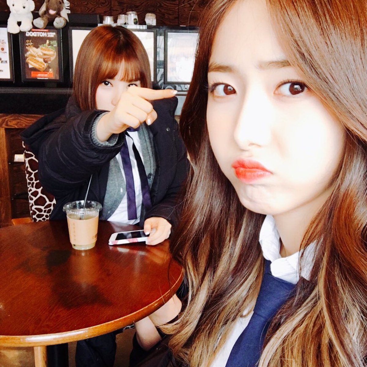 SinB_TH's tweet photo. (IG) 170603 #SinB #Eunha #GFRIEND 💕 Instagram Update
https://t.co/3d1cWXt2BX https://t.co/H30IUKOw5C