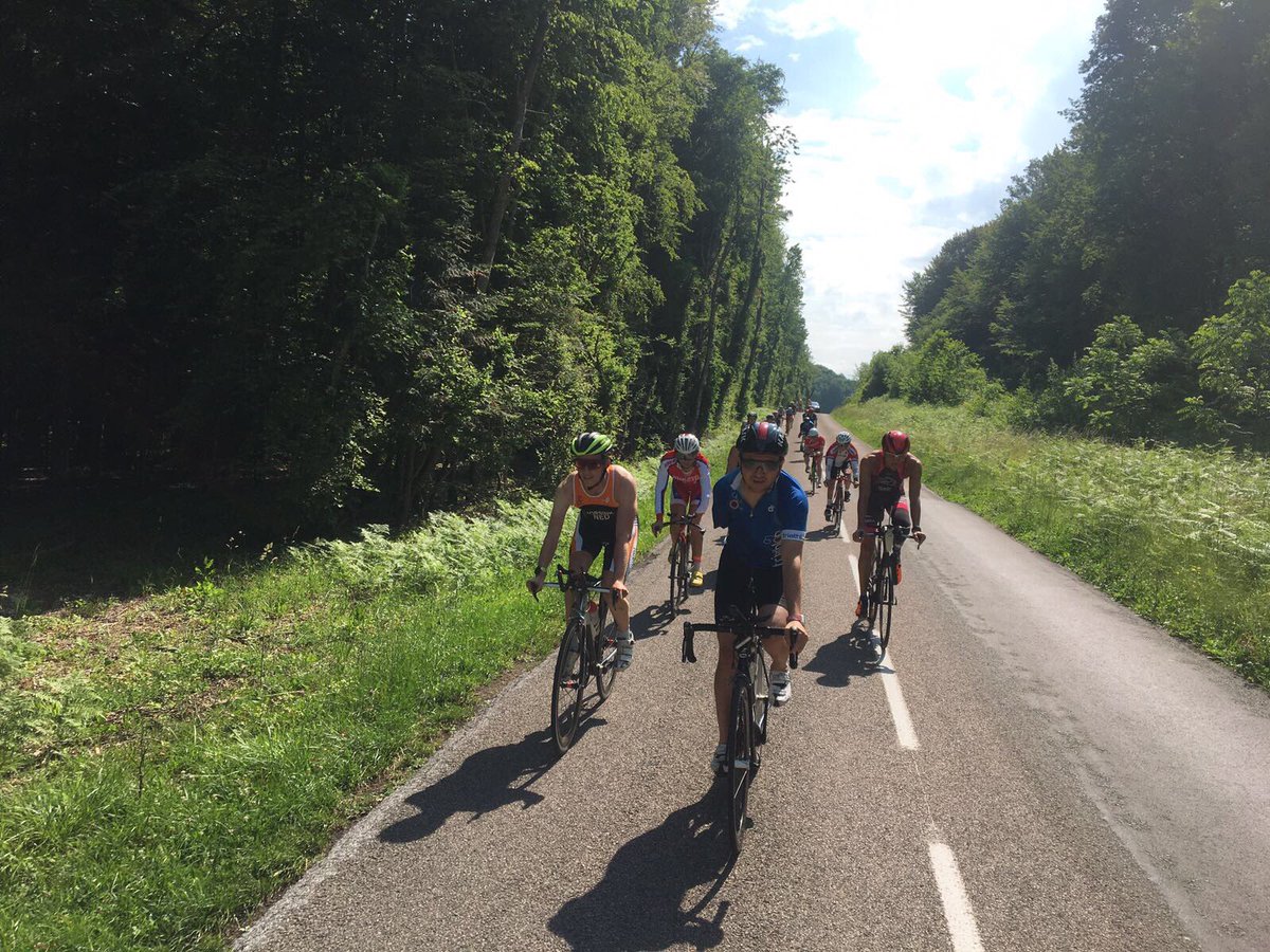 MauritsMorsink's tweet photo. Parcoursverkenning in Besancon. Heerlijk klimmen! #Triathlon #klimmen #klimgeit #jeeej https://t.co/vGzIvR9xM2