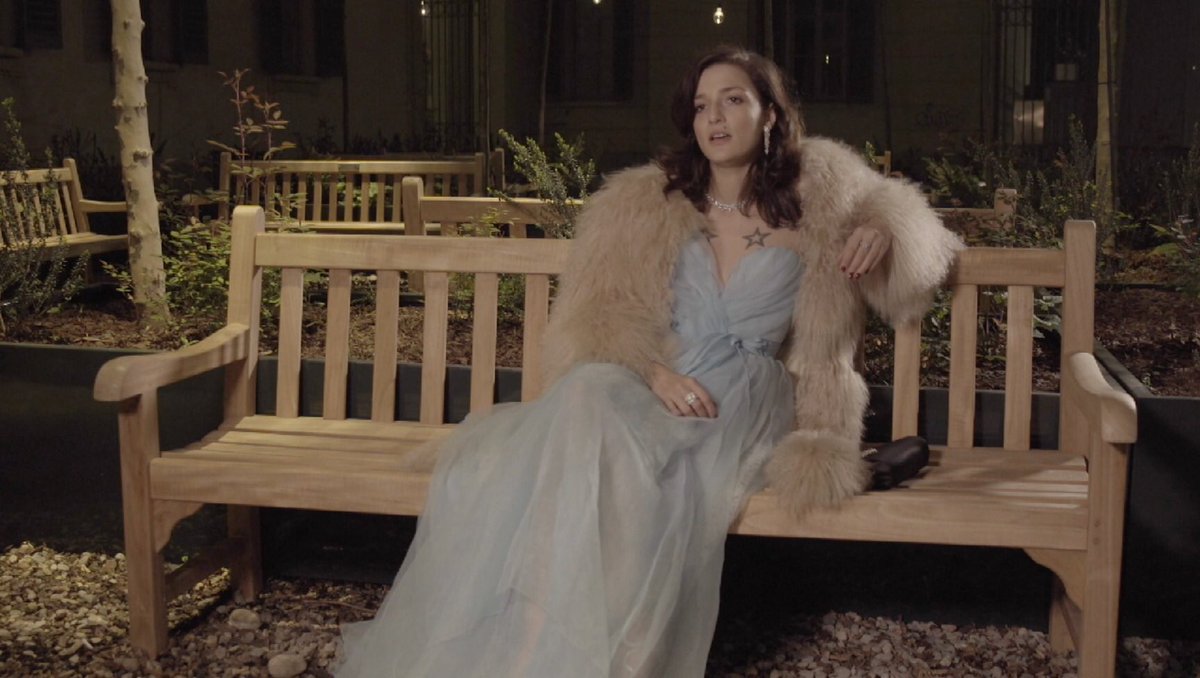 Davvero? <a href="/Eleonoracarisi/">Eleonora Carisi</a>: '" una cenerentola moderna" 👸🏻💙 #TheInfluencer ' , see more tweetedtimes.com/v/763?s=tnp