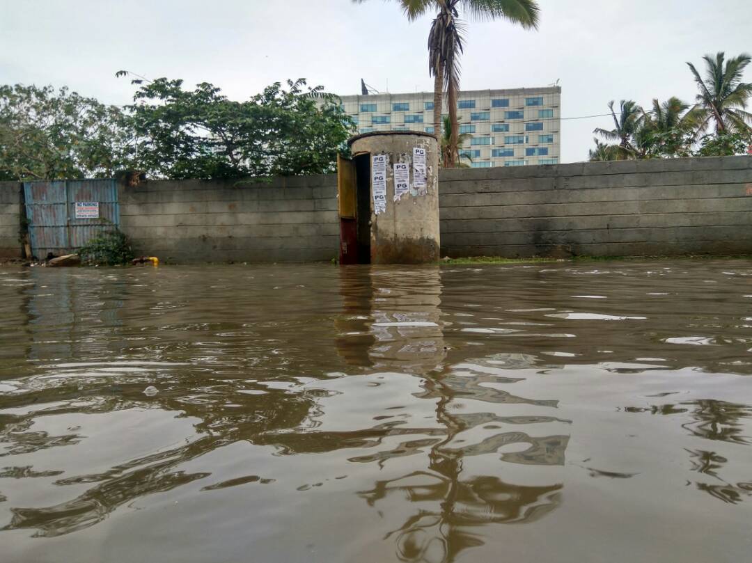 siddaramaih's tweet photo. BBMP leaving the big #shark’s untouched (#politicians, #VIP’s) the BBMP time and again has proved its #‘inability’ to take over big names. https://t.co/P11aAi8yNO