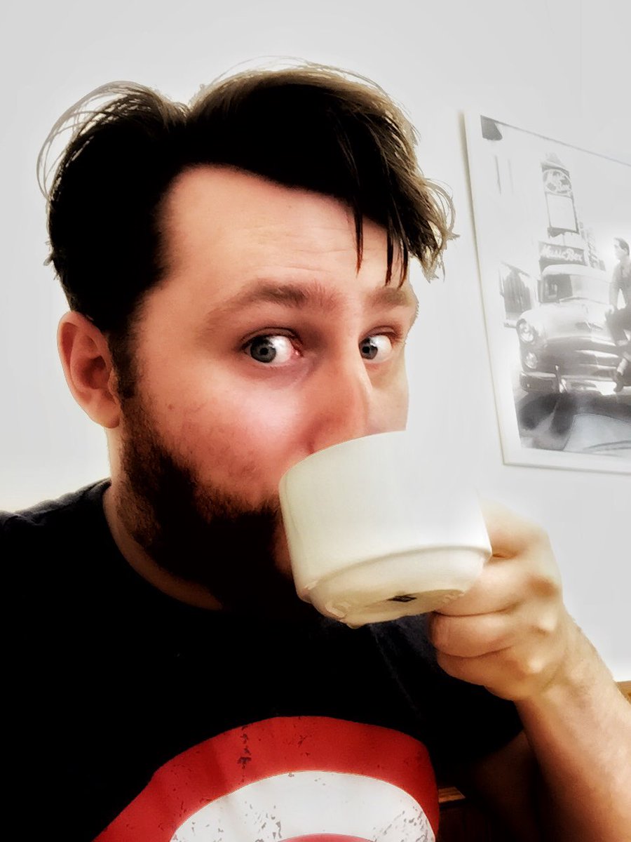 stetur's tweet photo. Sometimes all you need for lunch is a seat in a good old cafe with a pot of tea and an all day breakfast #DramaTeacherOnLunch https://t.co/TvpfNizcJb