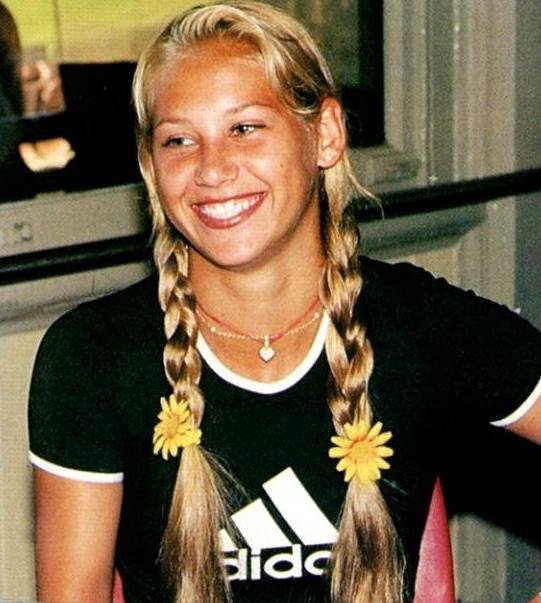 ANNA KOURNIKOVA - Página 8 DBZZmuzXoAAbqa7