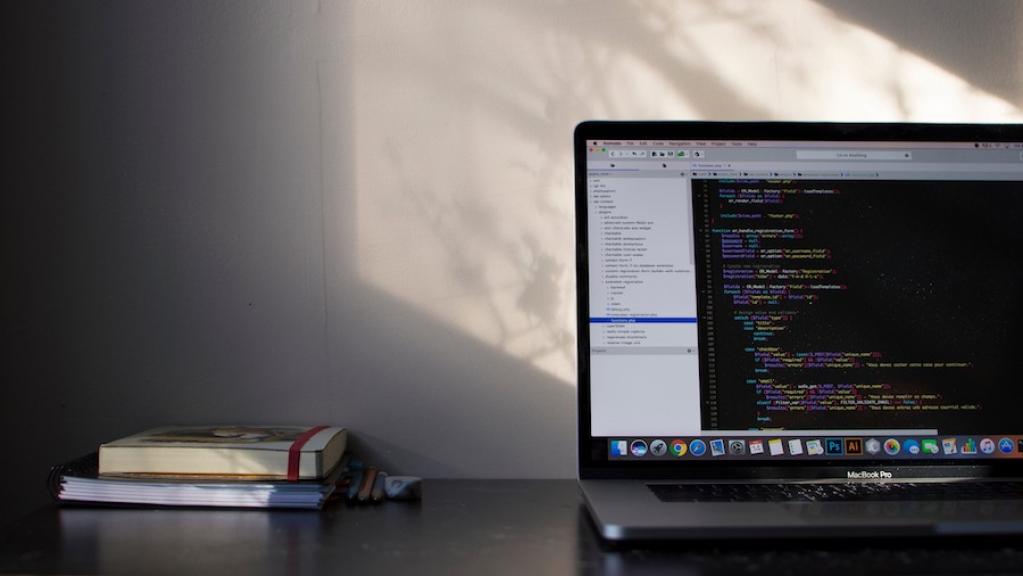 vibratoaudio's tweet photo. iOS developer — 26 Awesome resources for beginners https://t.co/fq1lgONylz  by @ansar https://t.co/vTOjsPbmVA