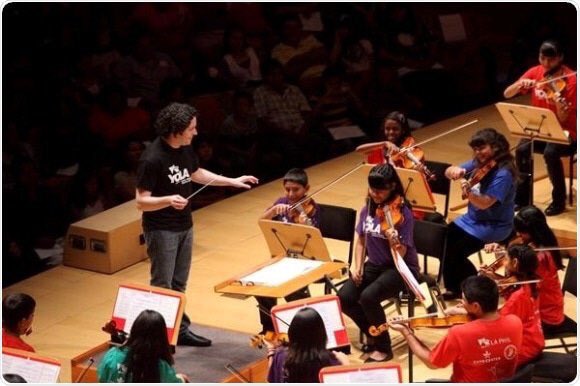 MusicDrivesUs's tweet photo. Did you know? Music instruction improves cognitive &amp; socio-emotional development in young children. https://t.co/m91tVzCUDJ https://t.co/ATboJRQEF8