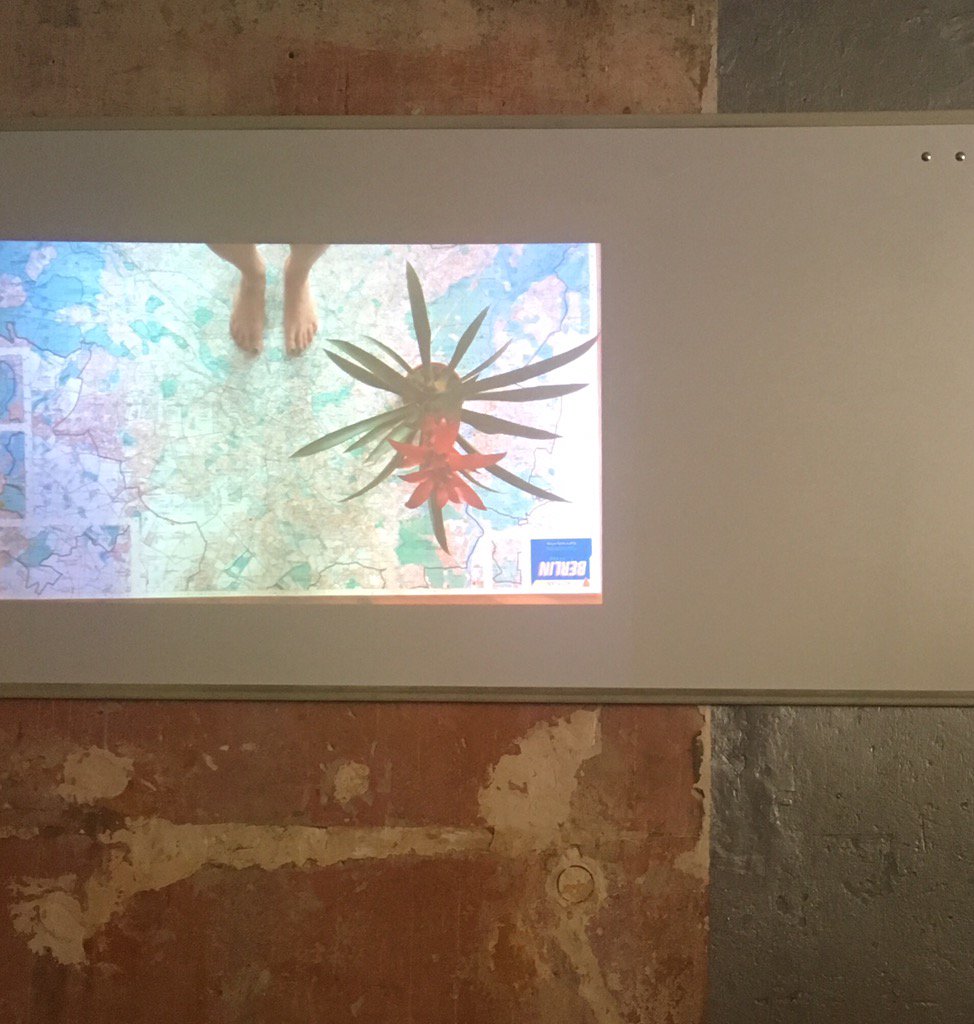 artschoolberlin's tweet photo. Imag(ination)s of the future #writingandphotographyworkshop w @JuliaBell and @elly_clarke https://t.co/9zonwCfRaW