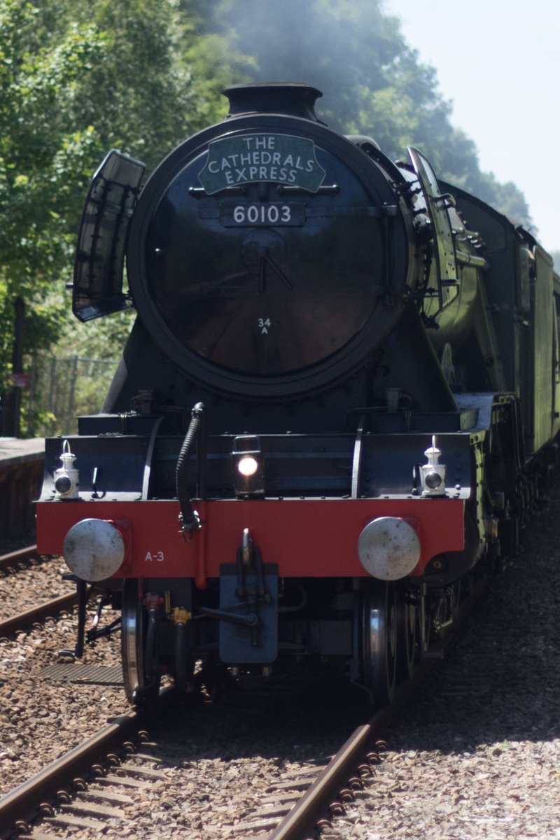 The #FlyingScotsman charging through #BetchworthStation earlier today.