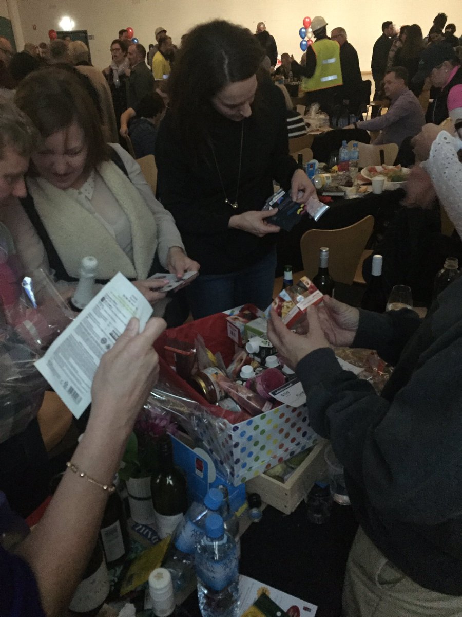 timgoodes's tweet photo. Pulteney Yr 5 parents take out the Smith Family Quiz Night @DunstanAnne @GregAtterton https://t.co/QNIfZKDvqz
