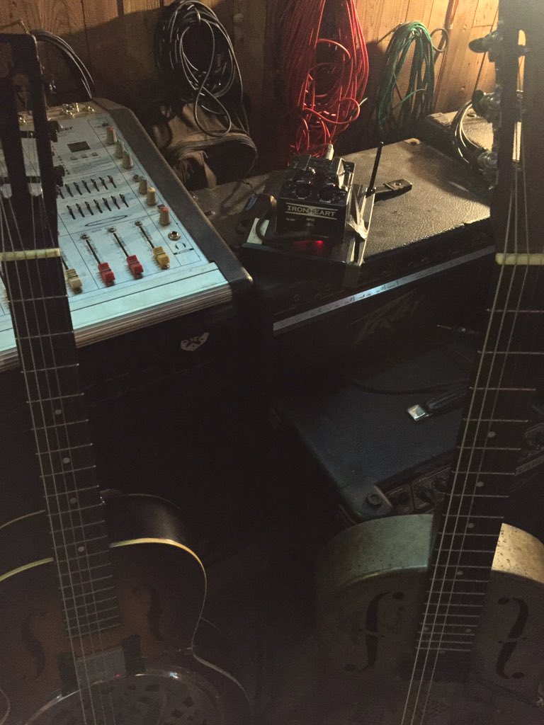 I got two resonators and a Lionheart. 
<a href="/laneyamps/">Laney Amplification</a> @LaneyAmpsID #tonefordays #tubetone #preamp #resonatorguitars #slideguitar #saturdaygig