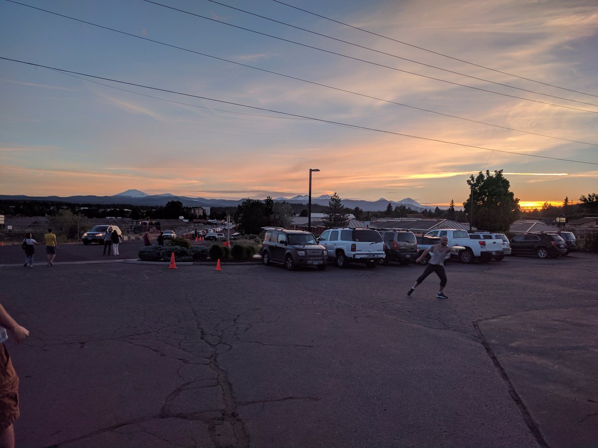 Beautiful game of frisbee after Crux #bendbeerchaseweekend #sunsetspectacular