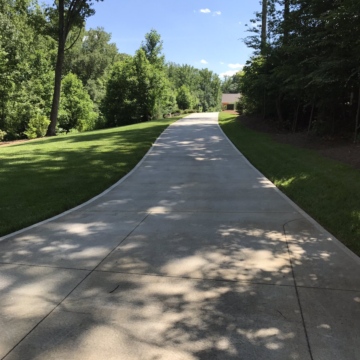 LowerysLawnCare's tweet photo. #GoGreen! With Lowery's Lawn Care 
Colfax, Greensboro, High Point and Jamestown, NC. (336)484-1518 https://t.co/fh8MVoLSqk