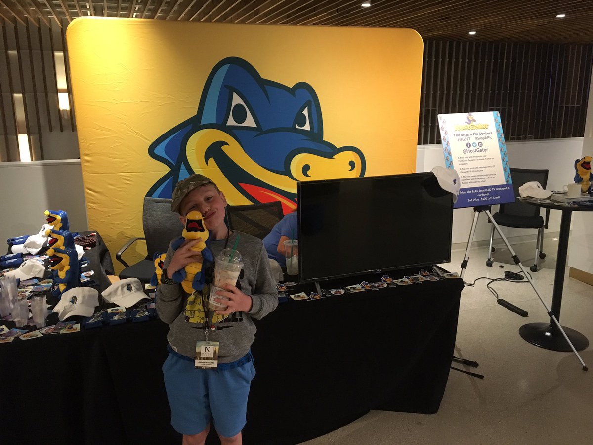 TheMisterMet's tweet photo. Adam loving @HostGator at #NGS17 https://t.co/7v7lkVgZkP
