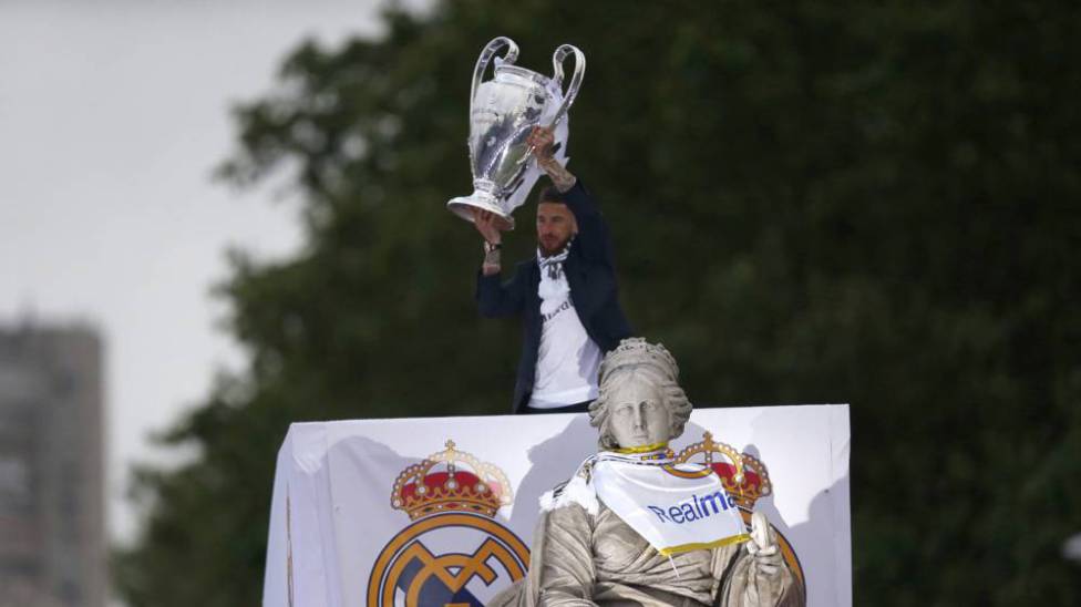 English_AS's tweet photo. Real Madrid won't go to Cibeles tonight if they beat Juventus #UCLfinal #JUVRMA
https://t.co/lsOd5KhAgk https://t.co/VUgz1sFx1V