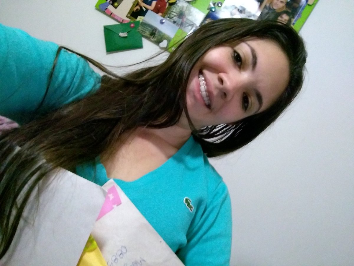 DianaHerbstrith's tweet photo. Ontem #postamos no #correio mais 3 #cartinhas 📮📫 @LeitoraPa @miakafreitas #kakau espero q gostem meninas https://t.co/ab6HbNAegZ