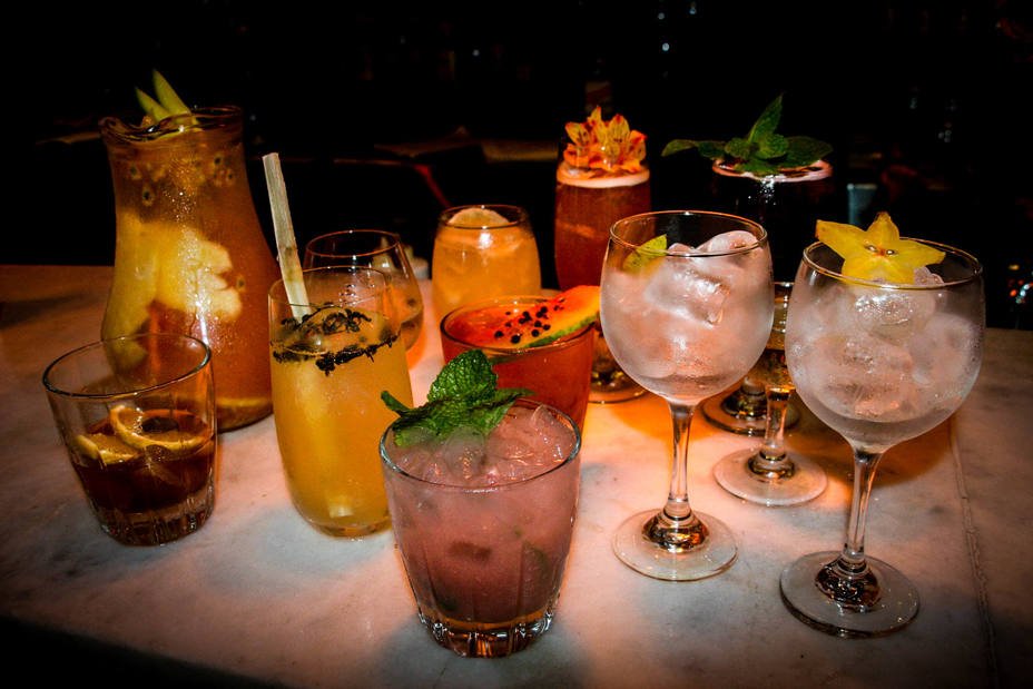 ElUniversal's tweet photo. Diez nuevos cocteles que reflejan a Venezuela #Gastronomia #Mixologia
https://t.co/xMvFZgiMxp https://t.co/qIygONXBD5