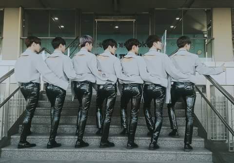 EvangelinaR03's tweet photo. 잠시 후 만날 수 있는 #투포케이 #24K 의 2017 #드림콘서트 #너_하나면_돼 무대❣
오늘도 넘나 멋지니 기대 많이 해 주세요💞
#24K
#24U
#Two #FourK
@24K__OFFICIAL
@24KArgentinaFan https://t.co/yt9IedLvD7