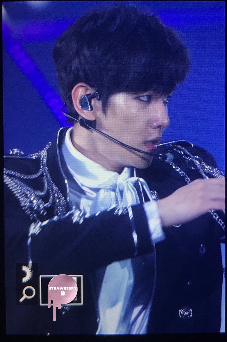 Strawberry_B56's tweet photo. 170603 드림콘서트 #백현 #BAEKHYUN https://t.co/hVneUSWeE5
