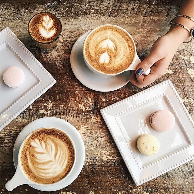 CandidlyImages's tweet photo. Good morning latte! Happy Saturday. ☕️ featured Candidly photographer @brihildreth #latte #gocandidly #macarons #frenchmacaron #candidlyima… https://t.co/sRfYKtEZbi