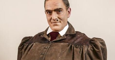 PICTURE SPECIAL: See #MatildaAUNZ star's amazing Trunchformation bit.ly/2spx0oS