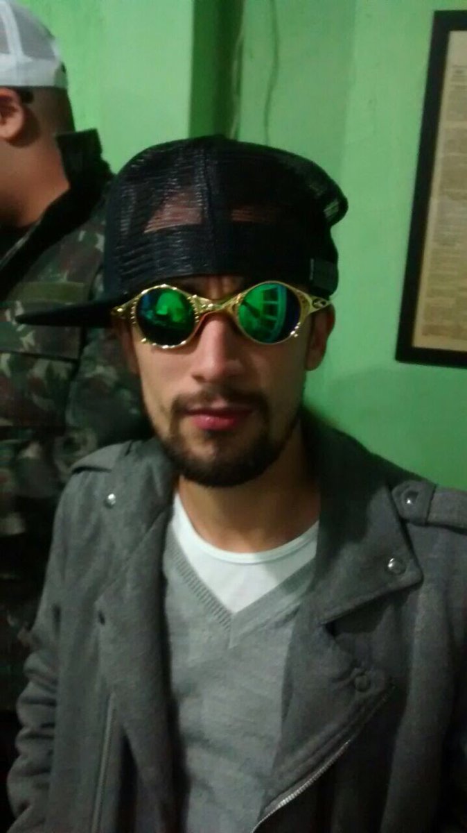 samir4us's tweet photo. Mc Bandeira ⛳️ tá na casa #respeitoaofunk #mcbandeira #mv1 #lomba #mlkLiso https://t.co/dC6SM7ouLT