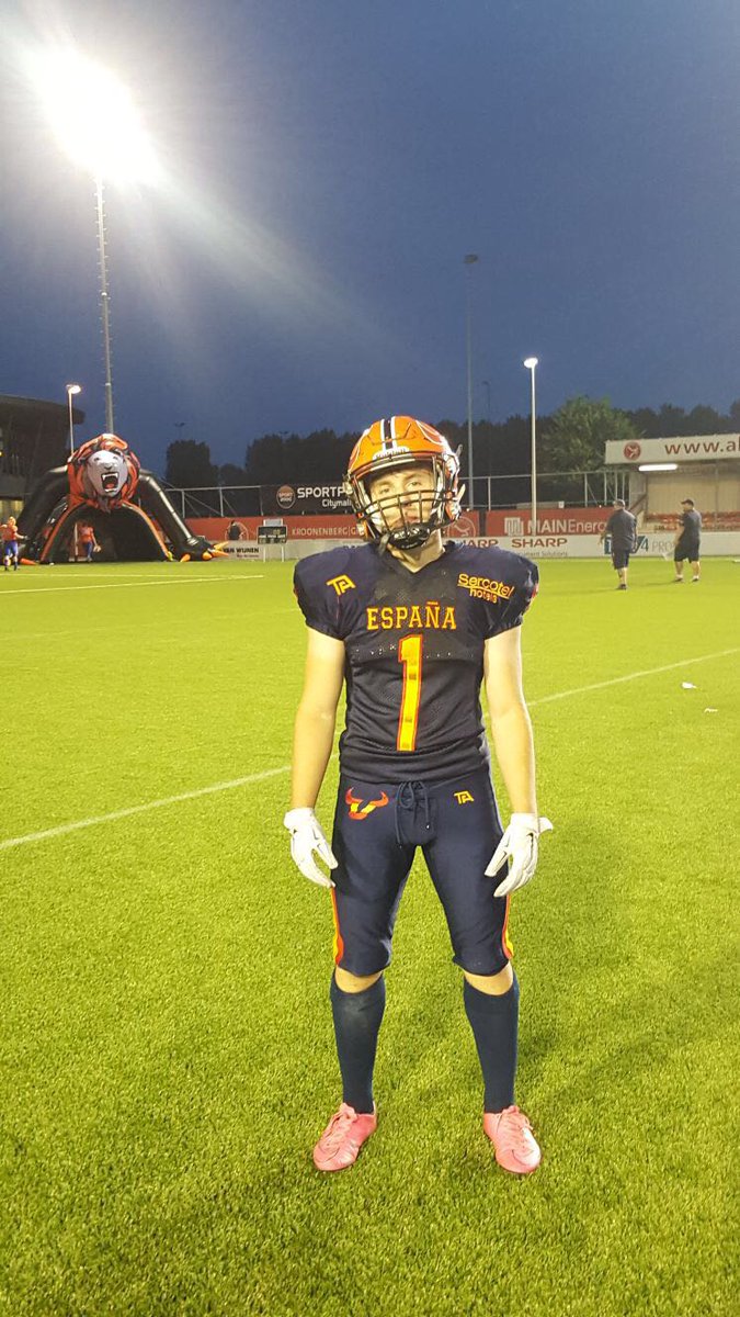 CoyotesFootball's tweet image. Los Coyotes participantes en el Team Spain Junior que ayer venció por 14-6 a los anfitriones 👏👏
Mañana la final a las 15:00 vs Alemania
🏈🏈💪