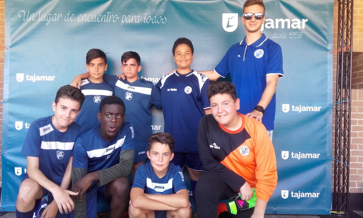 tafutb's tweet photo. Safa Urgel subcampeones del Trofeo de fútbol sala Tajamar en categoría infantil celebrado esta mañana. https://t.co/hcQ7S9PUaW