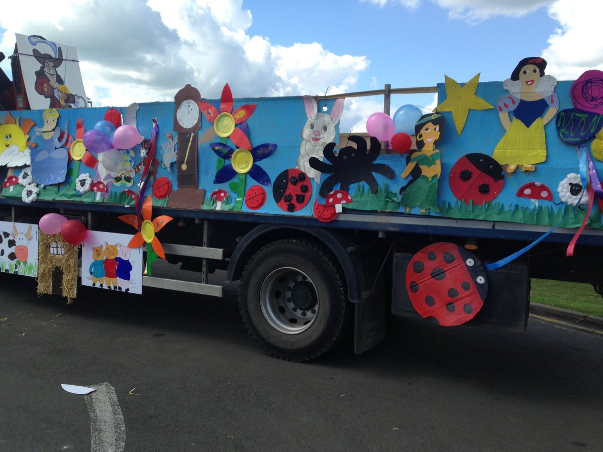 mayfield_ns's tweet photo. Congratulations @mayfield_ns best nursery float in Mayfield and Eaathouses Gala. Thanks to children parents and @mamierfc https://t.co/87npSTBtue