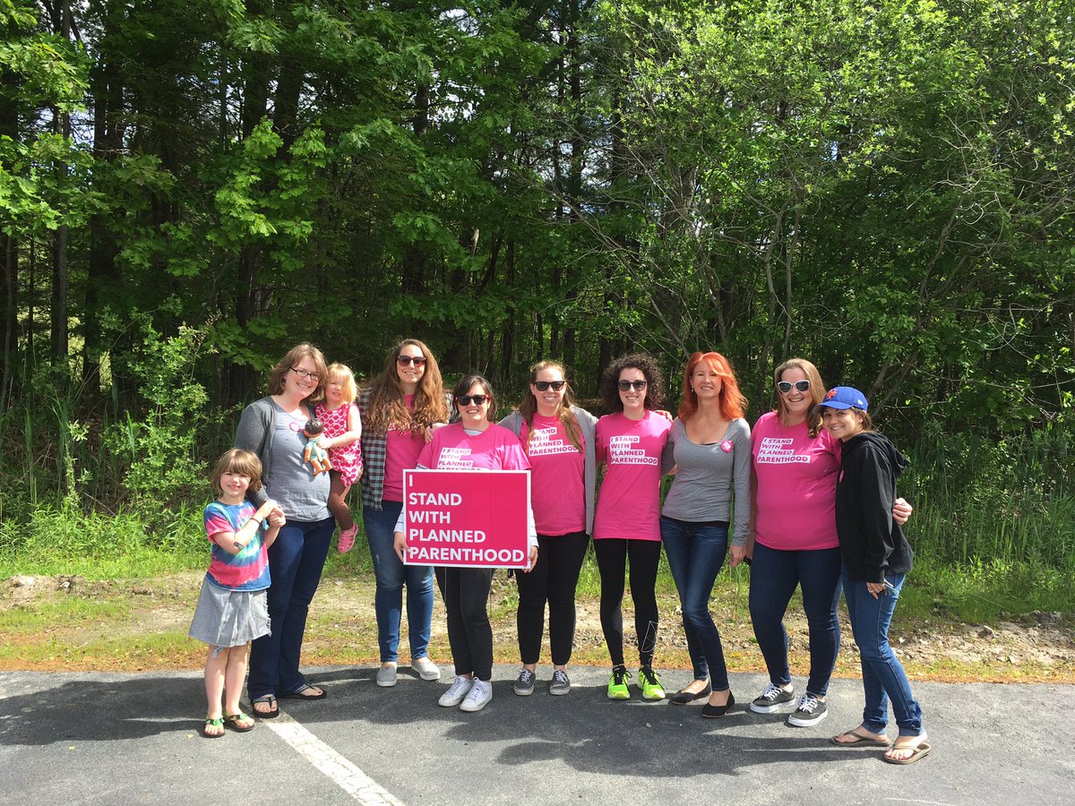 PPNHAF's tweet photo. Sun's out, sign's out. #NH #StandsWithPP https://t.co/wXKPlPelSc