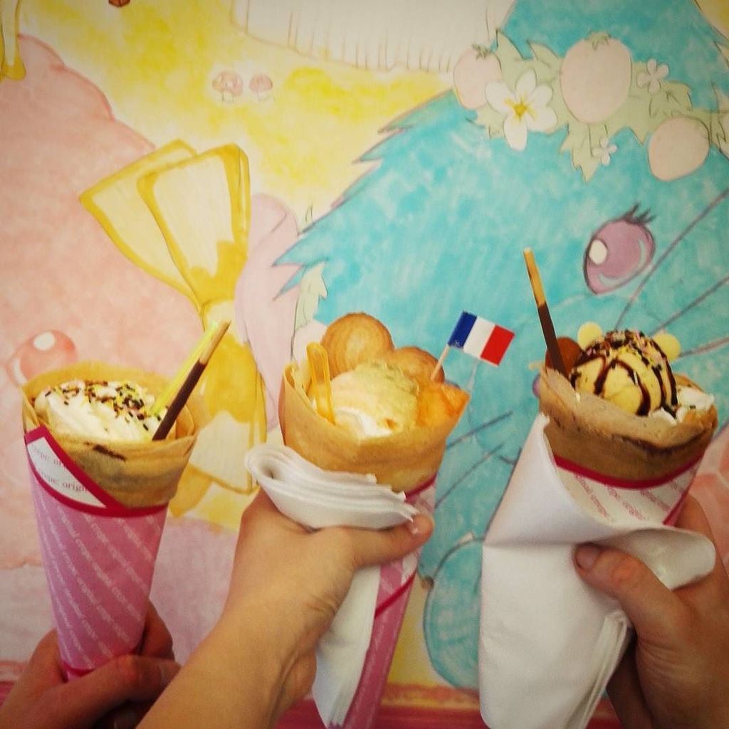 ElliSylvia's tweet photo. Triple crêpe ❤️
#crepe #crepes #princesscrepe #food #instafood #dessert #paris #saturdayafternoon https://t.co/JCjACyTLvi https://t.co/szhI9wfwV1