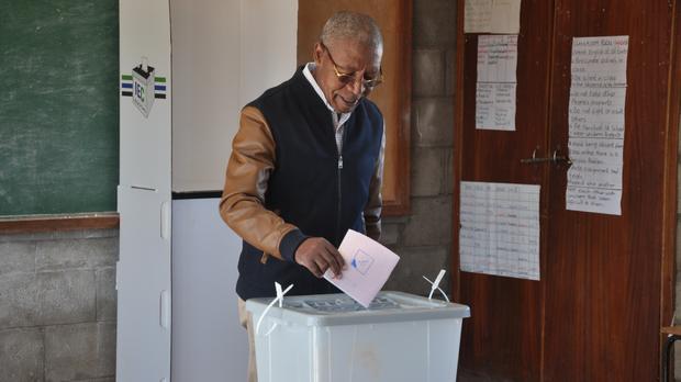 #LesothoVotes2017 He casted his vote at 10:25 #Primeminister