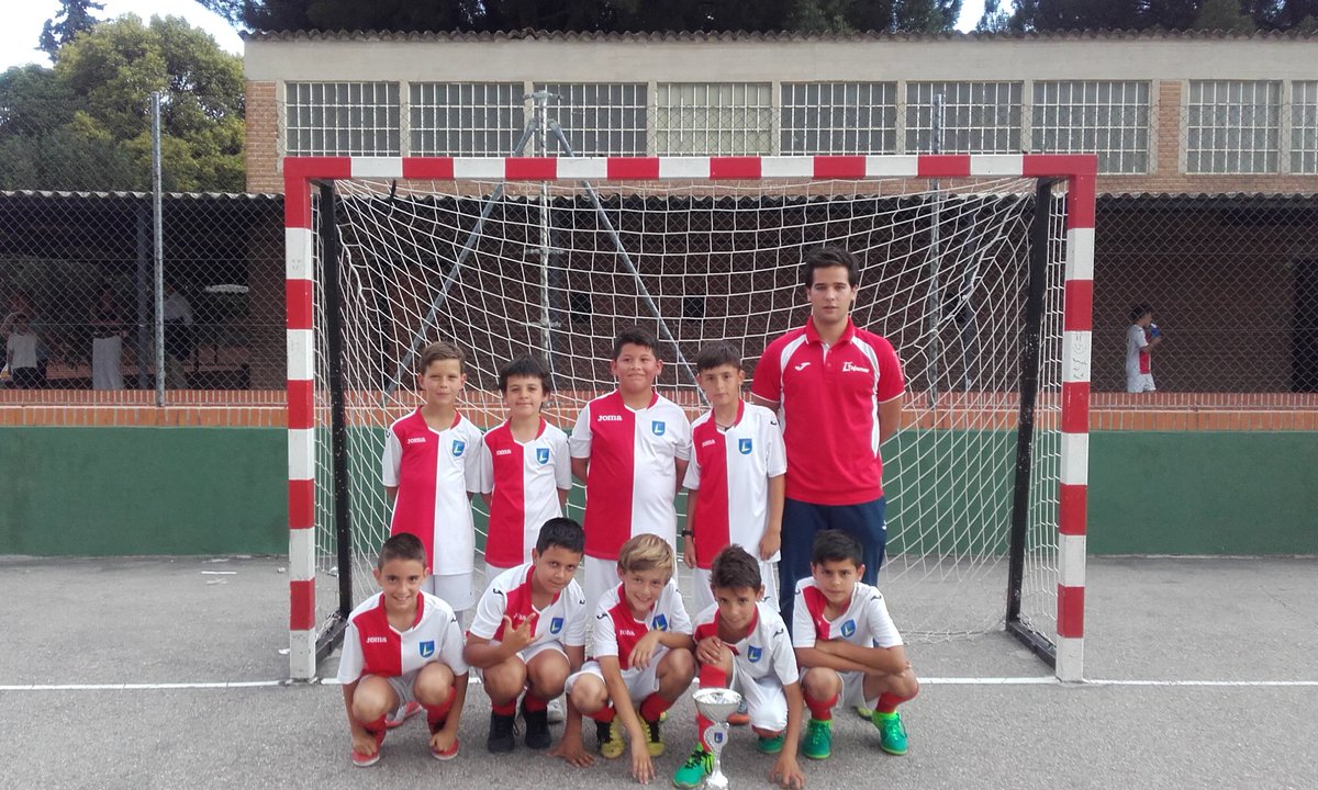 tafutb's tweet photo. Benjamin A subcampeón del Trofeo de fútbol sala Tajamar en categoría Benjamin. Buena temporada https://t.co/rUzyVCOzMC