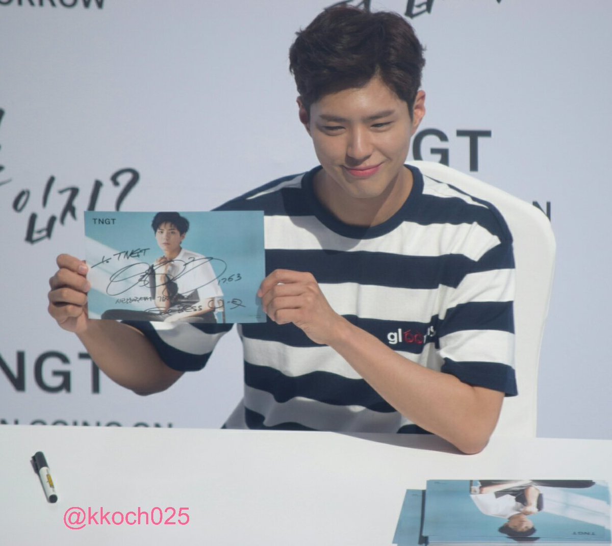 kkoch025's tweet photo. 170603 TNGT 박보검 사인회　 LOTTEPREMIUMMUTLETS
#ParkBoGum #박보검 #朴寶劍 #朴宝剣 #TNGT #paju #パクボゴム #ボコミ https://t.co/GCXPygPT7o