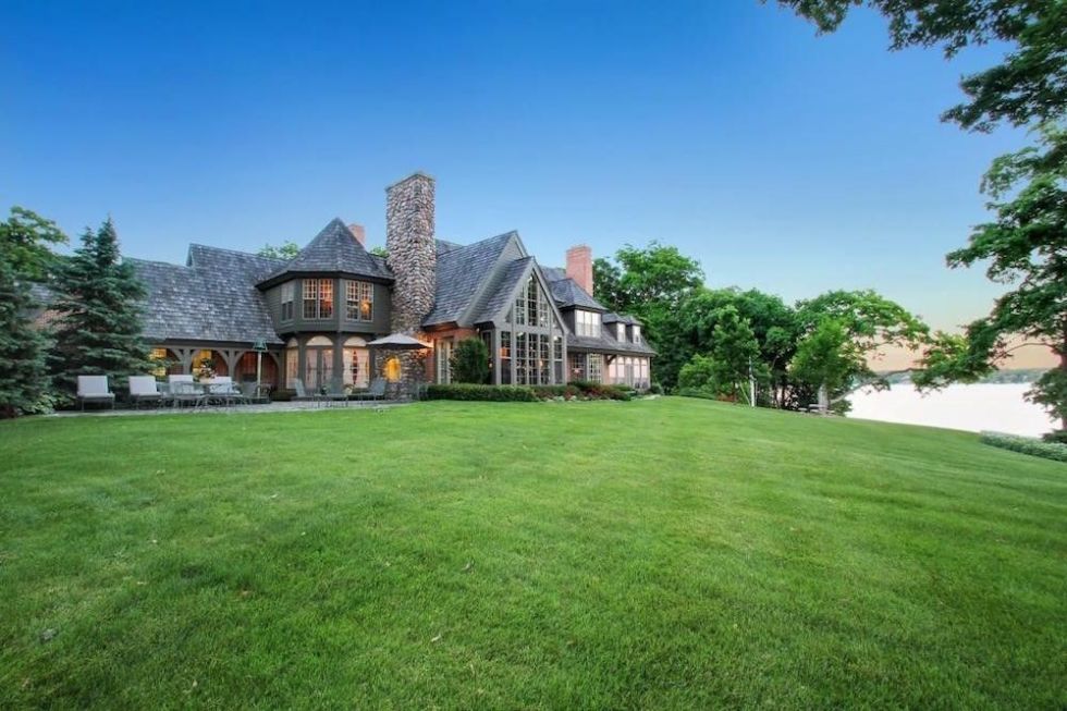 WilsonGordonLLC's tweet image. Here's a look at 15 of the most expensive homes in the U.S. right now.
=&amp;gt; snip.ly/6z3il 
#USRealEstate #LuxuryHomes