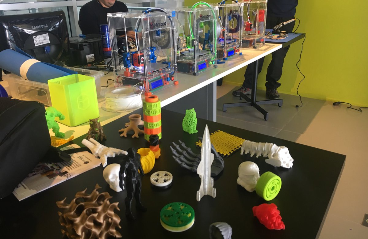marcosbuson's tweet photo. Let the games begin... #SWiot #SWfloripa #InternetOfThings @StartupWeekend https://t.co/byqz79WJON