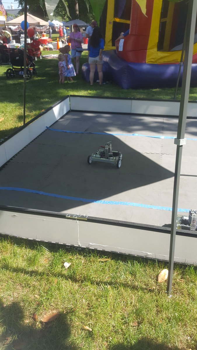 We're having an awesome time with our demo bots at the Ashland Strawberry Faire! #omgrobots