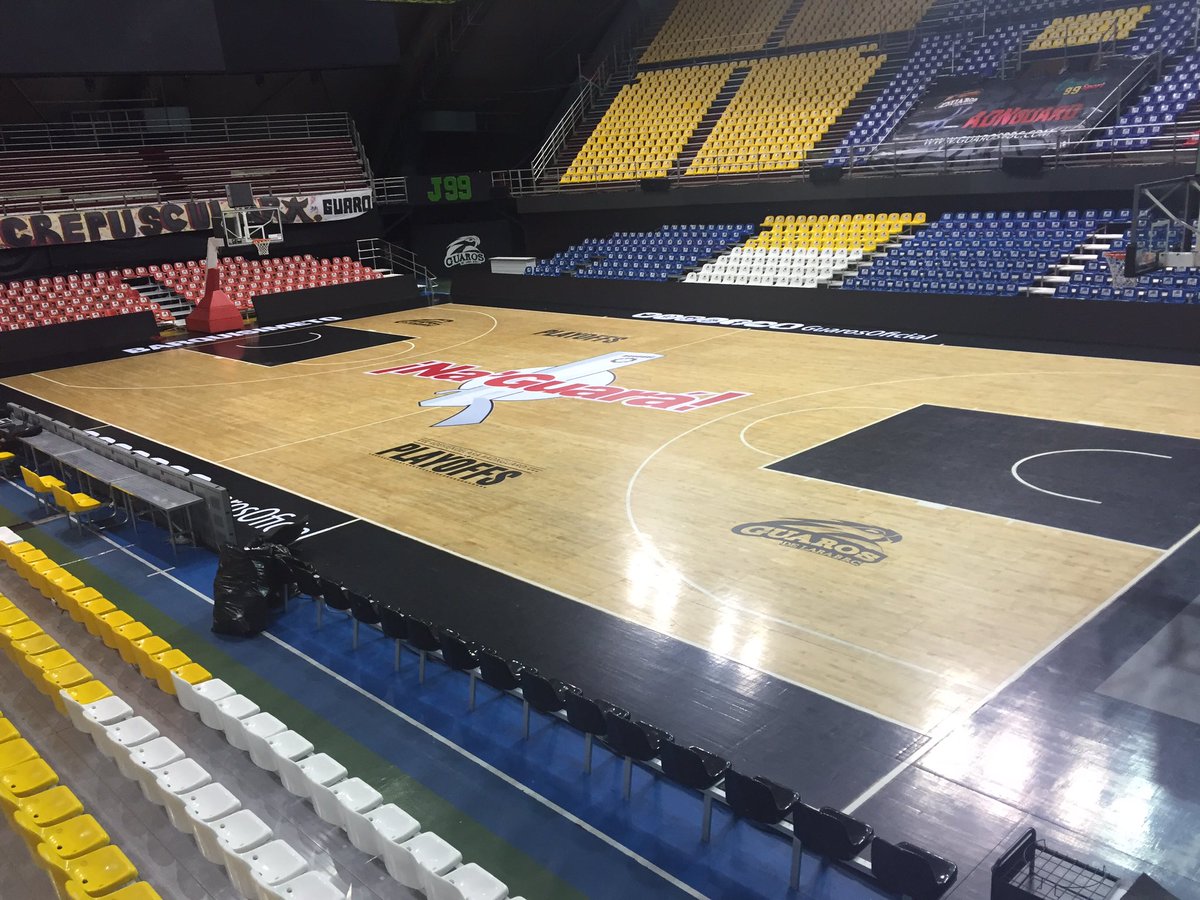 puzzlegas's tweet photo. Cancha lista para los @GuarosOficial #puzzlegas #vinil #impresion https://t.co/1z0IEgipag
